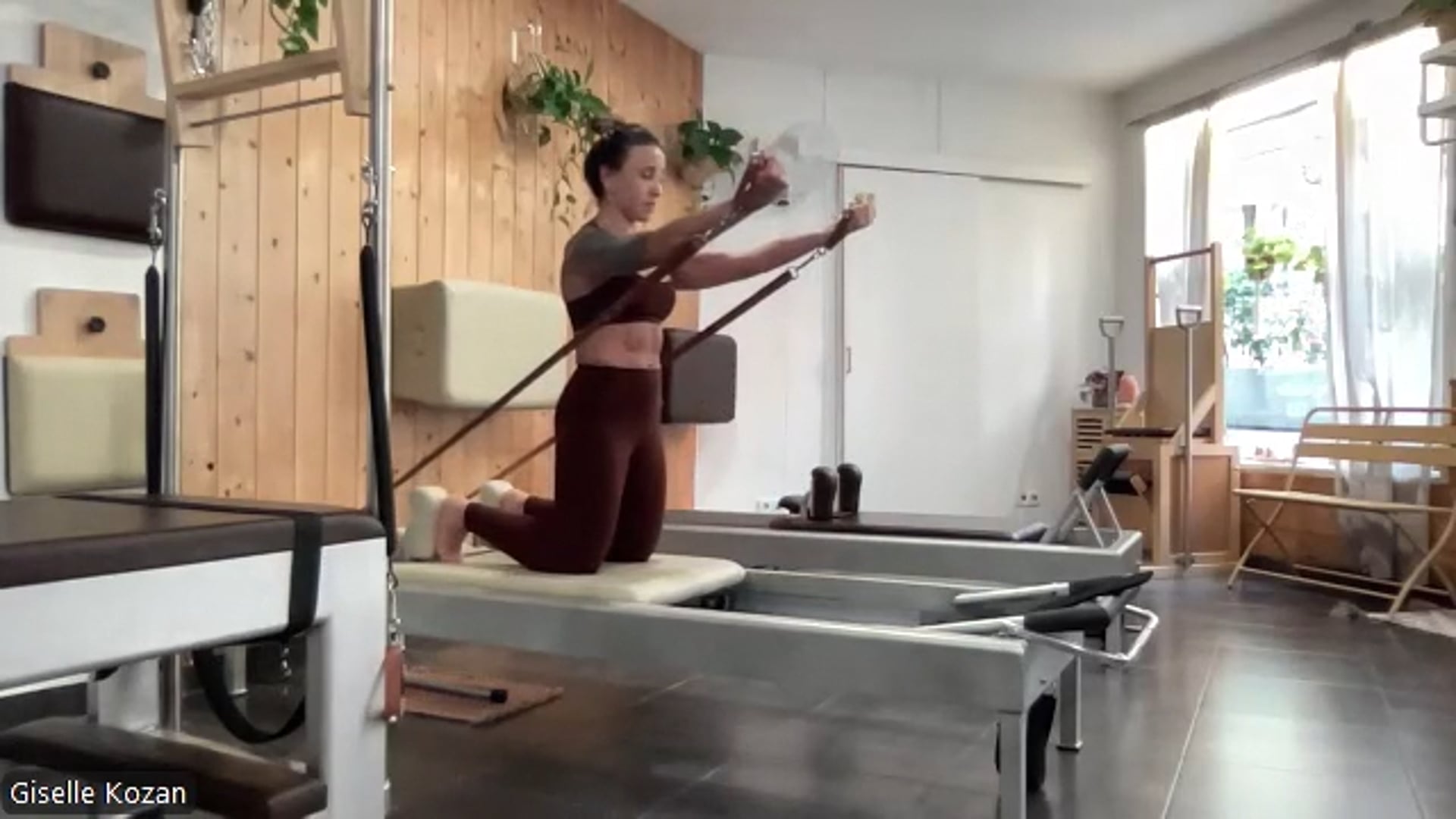 Online Reformer Lesson – en español, alumna Giselle, 17 de abril 2026